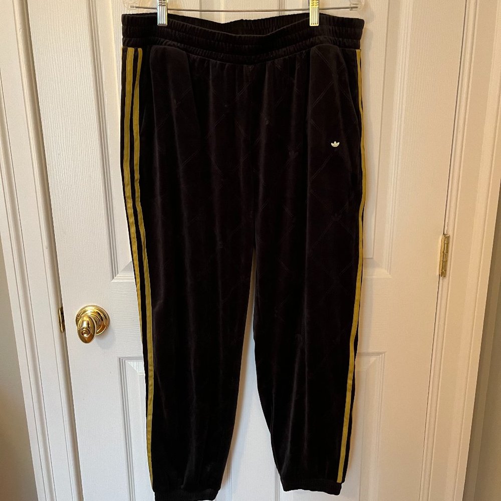 Adidas Originals Velvet Track Pants (Black and Gold) - Size XL